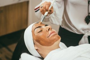 Análisis facial previo para distinguir sebo cutáneo de tejido adiposo